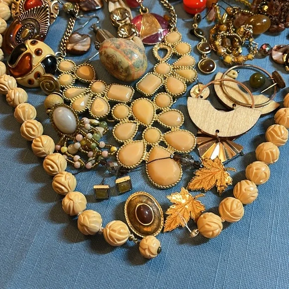 Neutral tone craft and repurpose lot - Picture 2 of 13